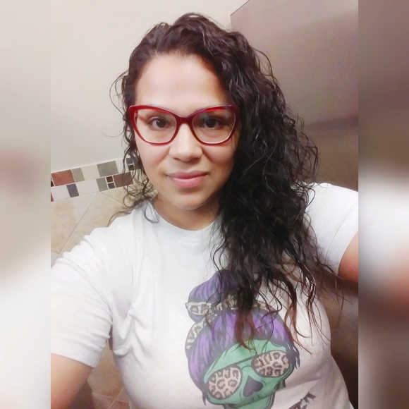 Meet your Posher, Gina - Picture 1 of 1